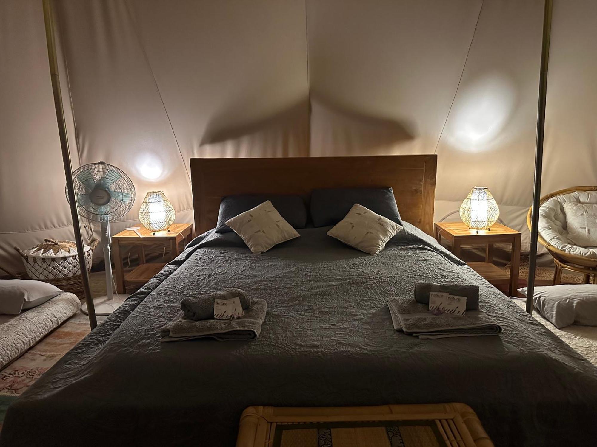 Paraiso Bell Tent Tortosa Eksteriør bilde